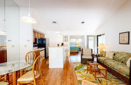 Bethany Beach Condo | Sea Colony Tennis 1st floor condo w/pool, basketball court, and shared sauna