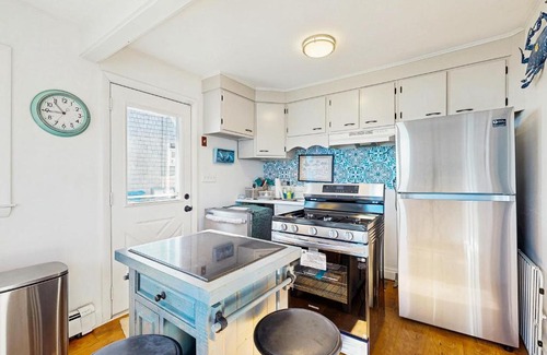 Falmouth Heights House | SEA-esta