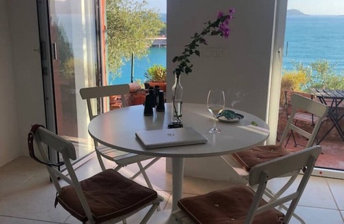 Ortonovo Cottage | Sea front Stunning views , quiet garden, in town