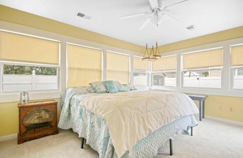Surfside Beach House | Sea Hag's Captain's Cabin