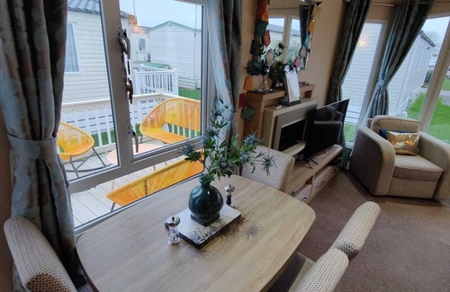 Pevensey House | Sea Holly - Your Static Caravan Seaside Escape - Fitness - Pool - Restaurant