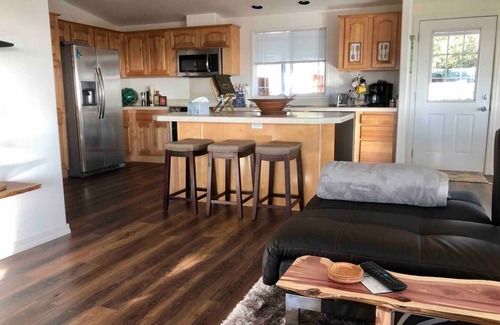 Brookings House | 🐳🧜🏽‍♀️Sea La’VIEWS OceanHarborRiverVIEWS wHOT TUB Walk2Ocean LUXURY KingBeds+ EV+FUN