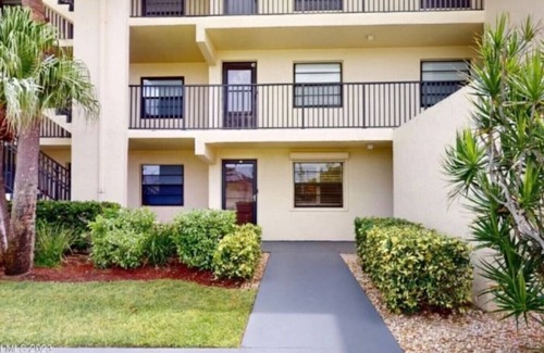 Cocoa Beach Apartment | Sea Oats 1BR-Direct Beach Access with Pool
