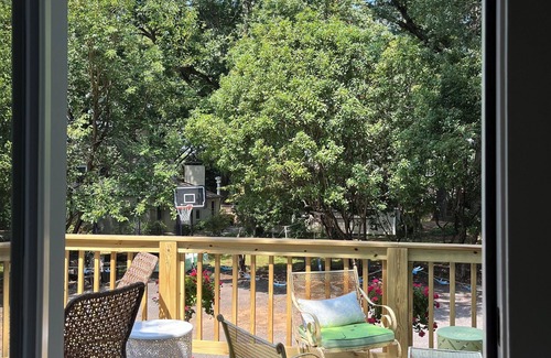 Oakwood Historic District Bed & Breakfast | Sea Room at The Dragonfly Inn