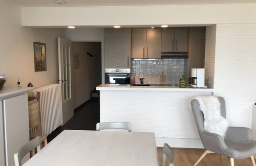 Oostduinkerke-Bad Apartment | Sea-sight Apartment for 6