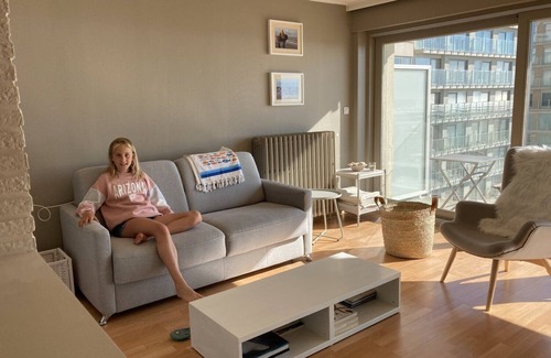 Oostduinkerke-Bad Apartment | Sea-sight Apartment for 6