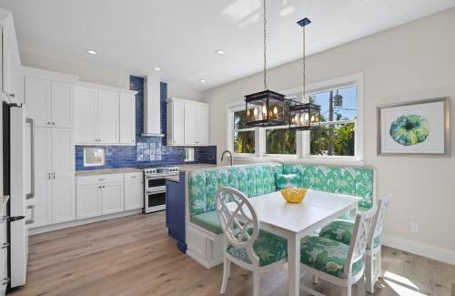 Captiva House | Sea U Soon - Premier 4 Bedroom Villa with Heated Pool