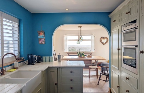 Pagham Cottage | Sea Urchin - Pagham - Sea Front - sleeps 8 guests in 2 bedrooms