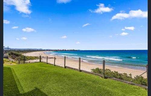 Shellharbour House | Sea View - Absolute Beachfront Shellharbour