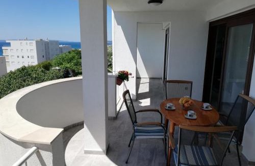 Znjan Apartment | Sea view Apartment Reno w/garage