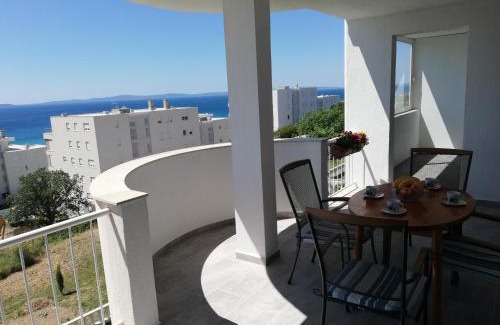 Znjan Apartment | Sea view Apartment Reno w/garage