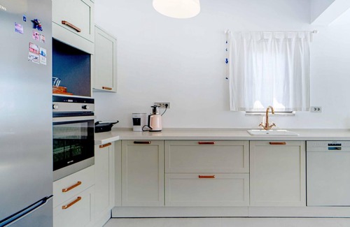 Koyunbaba Villa | Sea View Flat with Terrace 3 min to Beach