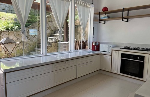 Buzios House | Sea view house in Búzios in an environmental preservation area.