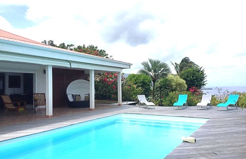 Malendure Villa | Sea view villa with salt pool