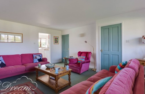 West Bexington Cottage | SEA VIEWS, pet friendly, country holiday cottage in West Bexington