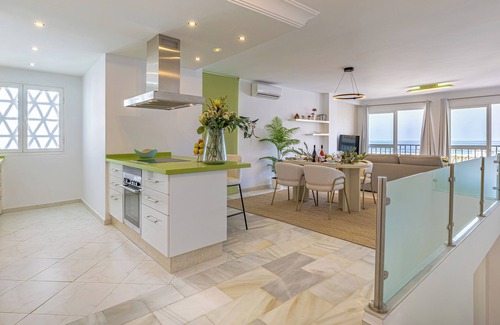 Puerto Banus Apartment | SEA VIEWS + WITHIN WALKING DISTANCE OF ALL THE ACTION IN LUXURIOUS PUERTO BANUS