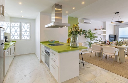 Puerto Banus Apartment | SEA VIEWS + WITHIN WALKING DISTANCE OF ALL THE ACTION IN LUXURIOUS PUERTO BANUS