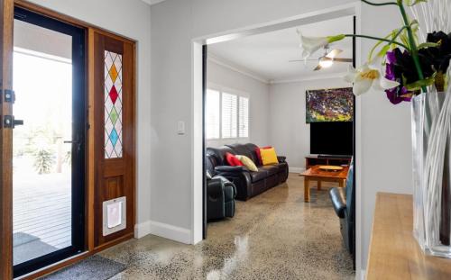 Hayborough House | Sea Whispers family and dog friendly