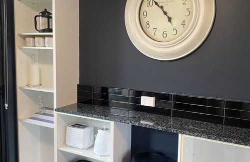 Maslin Beach Apartment | Sea & Wine Couples Retreat