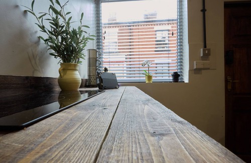 Golborne Apartment | Seabiscuit Studio by Stone Pit Apartments