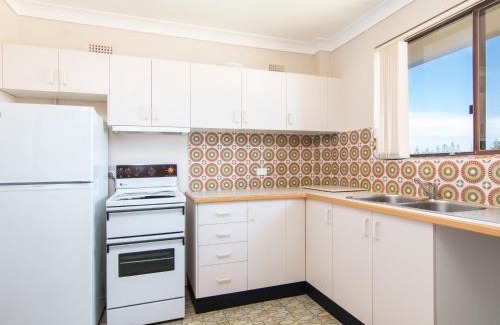 Tuncurry Apartment | Seabreeze 4 opposite the bowling club Tuncurry