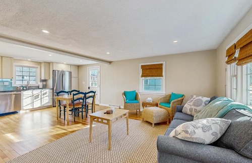 Teaticket House | Seabreeze Escape