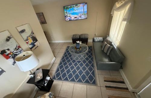 Lantana Apartment | SeaBreeze Retreat