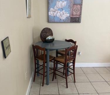 Lantana Apartment | SeaBreeze Retreat