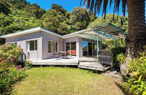 Mahau Sound House | Seabreeze Stay - Kenepuru Sound Holiday Home
