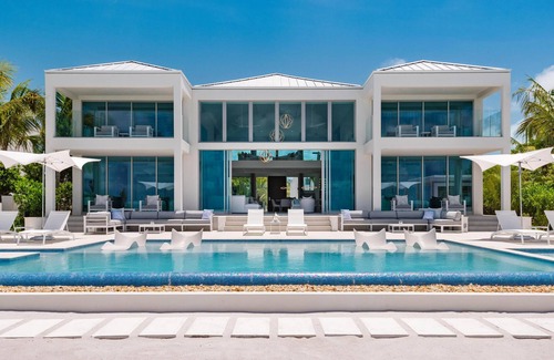 Grace Bay Resort | Seaclusion Oasis-Exceptional 13 Bed Villa w/ Private Pool, & Concierge Service!
