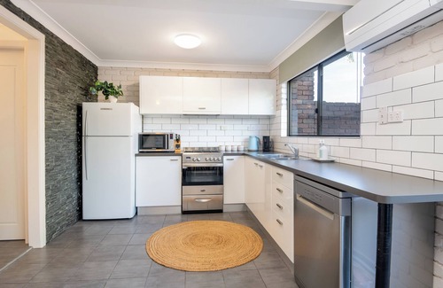 Woolgoolga House | Seadream on Nelson. New Listing.npet Friendly , 300m Stroll to Beach and Cafes