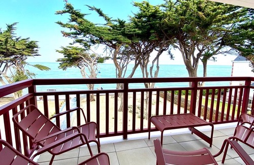 Pleneuf-Val-Andre Apartment | SEAFRONT APARTMENT VAL ANDRE ALL INCLUSIVE FOR 5 PEOPLE