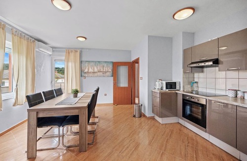 Suha Punta Condo | Seafront Apt, Tastefully Furnished - Neda Smilje