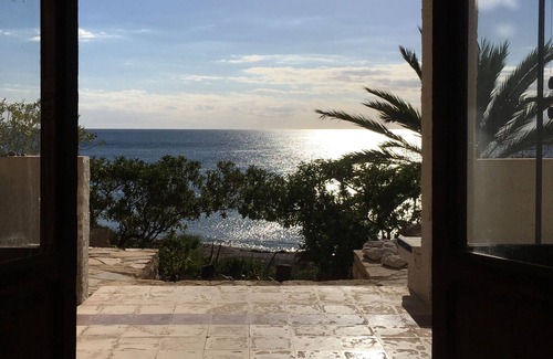 Cala Panizo House | Seafront house on large property (pet friendly)