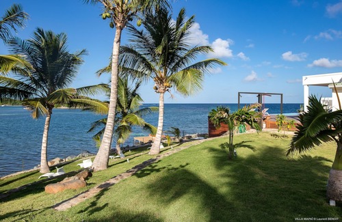 Cul de Sac Villa | Seafront - Kayaks - Kids friendly - Heated Pool - Full AC