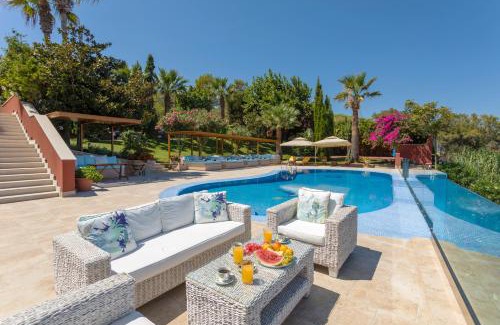 Akrotiri Apartment | Seafront Luxury villa "Tesoro Mio"