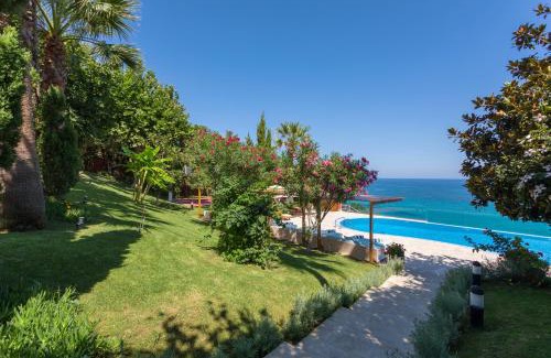Akrotiri Apartment | Seafront Luxury villa "Tesoro Mio"