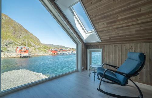 Ballstad House | Seafront new cabin in Lofoten
