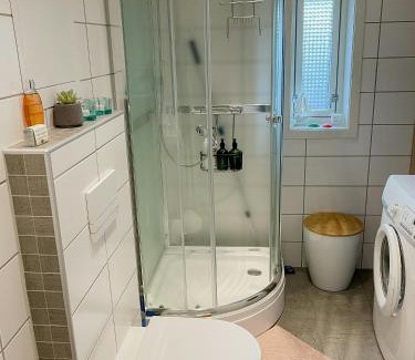 Ballangen House | Seafront Retreat With Panoramic Mountain Views