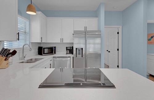 Village of Sugar Beach House | Seagrove Retreat | Heated Pool, Golf Cart + Bikes | Walk to Beach!