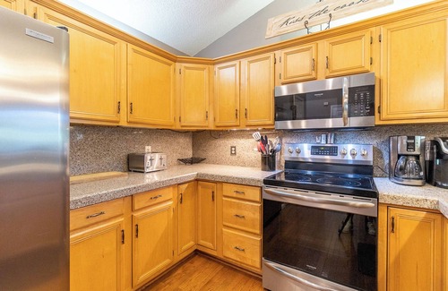 Osage Beach House | Seagull 2 - 4 Bdrm waterfront house with private dock