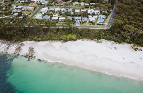 Hyams Beach House | Seahaven - pet-friendly retreat near Hyams Beach