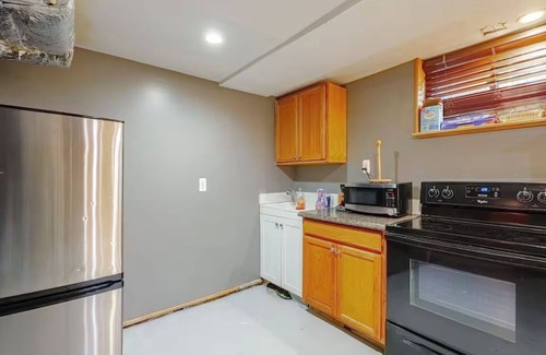 Winchester Apartment | Sean's Bar Cozy Irish Retreat