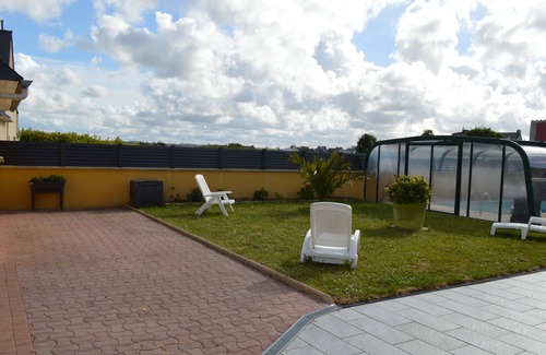 Plouneour-Brignogan-Plages Villa | Seaside house with covered pool (8 people, pets allowed)