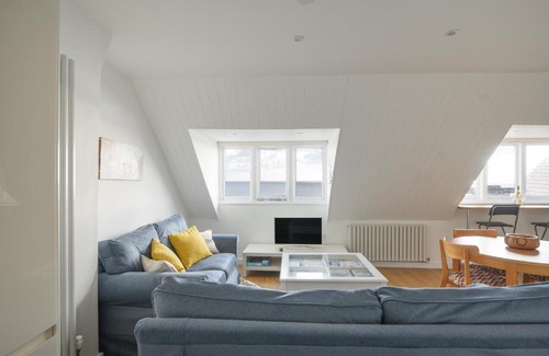 Lyme Regis Apartment | Seascape