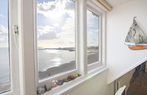 Lyme Regis Apartment | Seascape