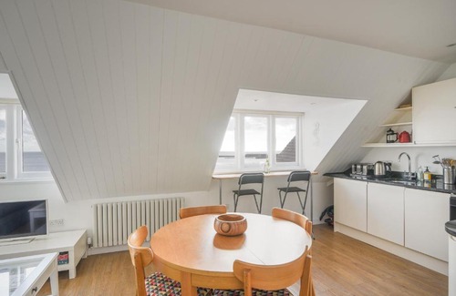 Lyme Regis Apartment | Seascape