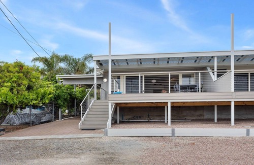 Lake Wangary House | Seascape - Wonderful northern views, Clean, Modernised and Beautifully Decorated