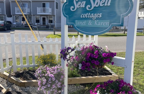 Old Orchard Beach Cottage | Seashell Cottages/JK Rentals - Cottage 2, 1 full bed