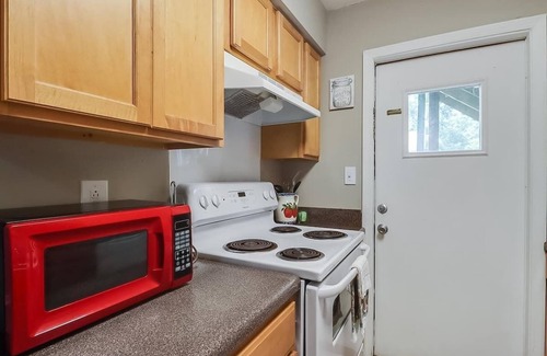 Pascagoula Condo | Seashell Suite: Coastal Bliss